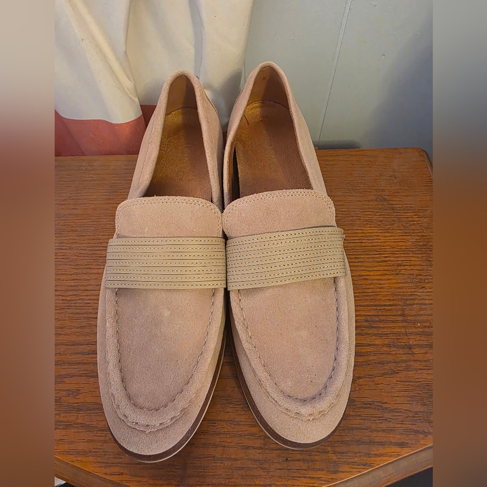 Women's Vionic Tan Loafers